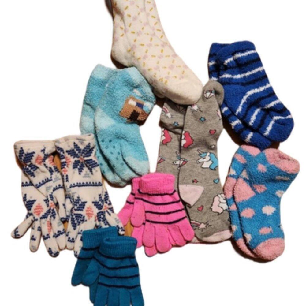 Socks and Mittens Bundle || 8 pairs || GUC